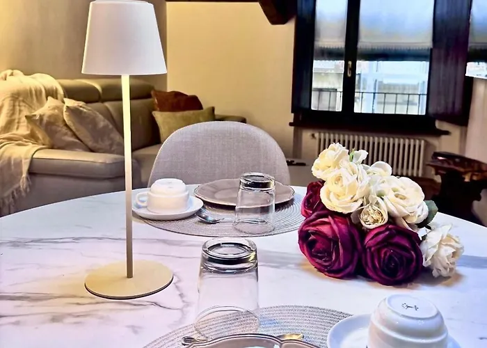Nel Cuore Di Comodo E Moderno Apartament